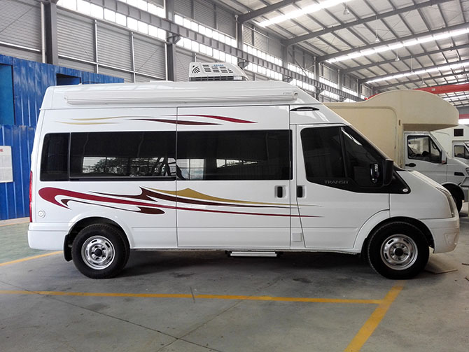 福特新世代全順V348長軸高頂B型房車多方位展示圖4