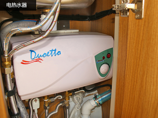 房車12V/220V雙源電熱水器多方位展示圖3