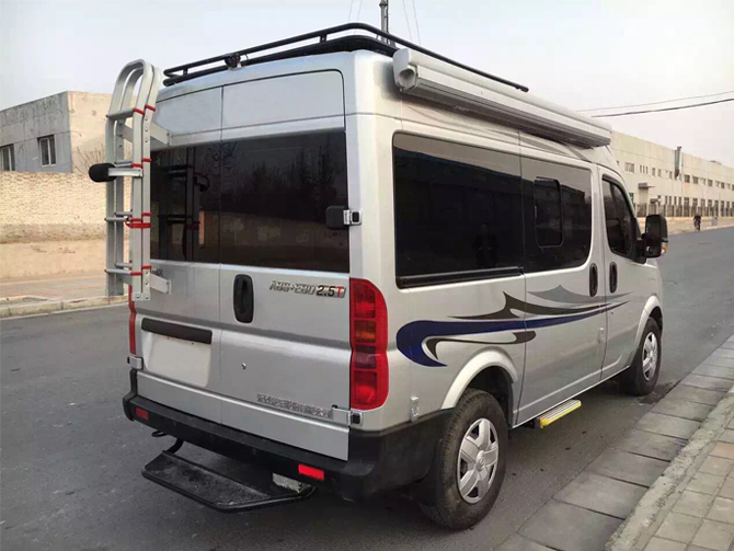 東風御風短軸中頂B型房車多方位展示圖4