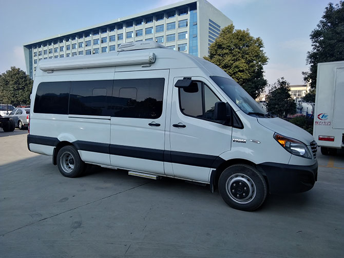 江淮星銳長(zhǎng)軸高頂B型房車多方位展示圖1