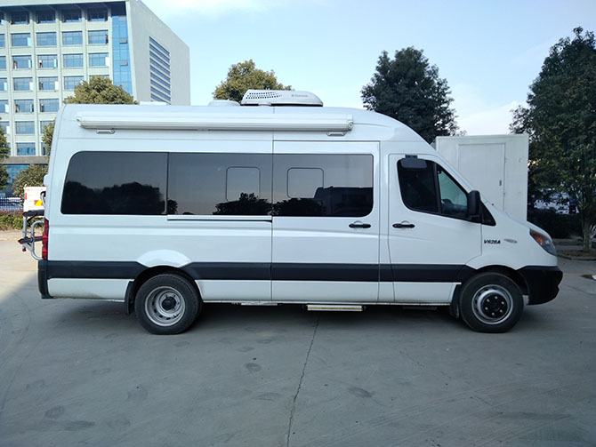 江淮星銳長(zhǎng)軸高頂B型房車多方位展示圖2