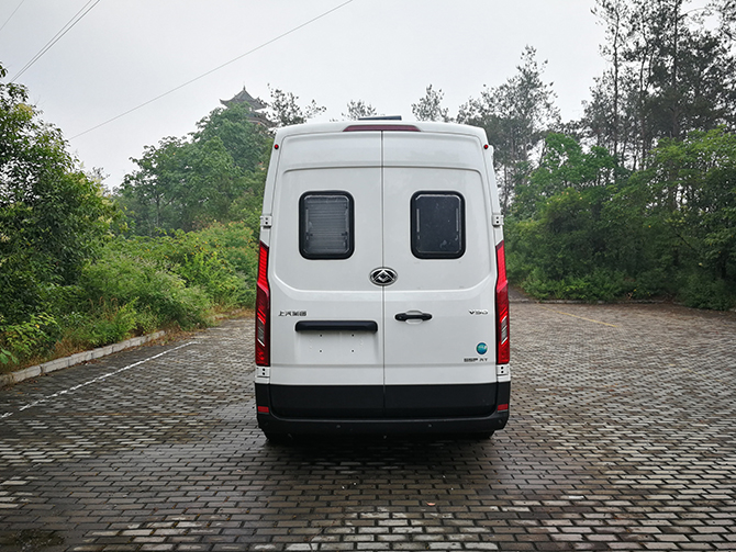 上汽大通V90加長軸（超）高頂B型房車多方位展示圖2