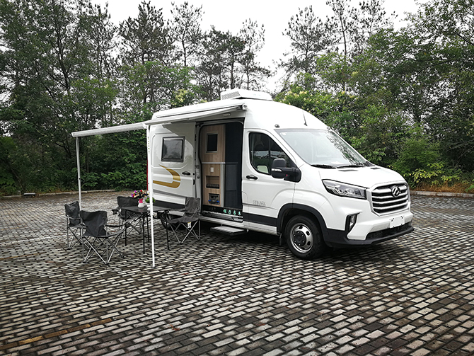 上汽大通V90加長軸（超）高頂B型房車多方位展示圖4
