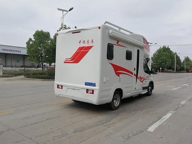 上汽大通V90C型房車(chē)多方位展示圖2