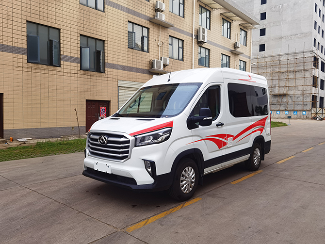上汽大通V90短軸高（中）頂B型房車(chē)多方位展示圖4