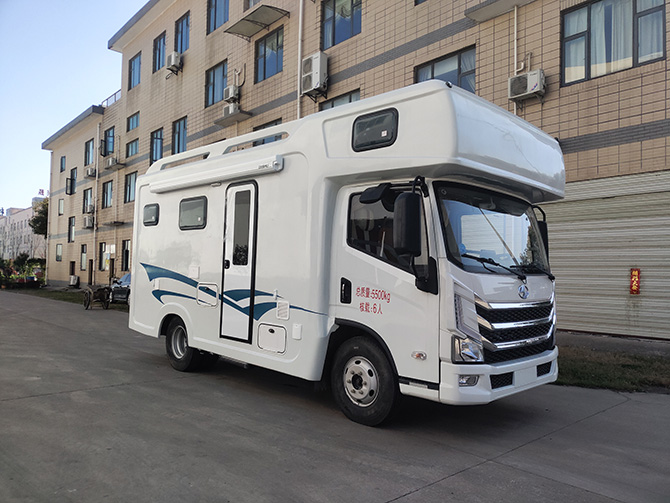 上汽躍進(jìn)H500輕卡平頭自動(dòng)擋房車多方位展示圖4