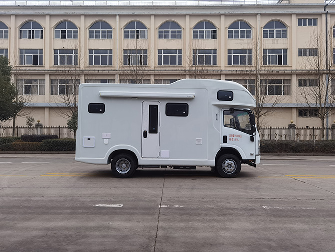 慶鈴五十鈴700P自動擋房車多方位展示圖1